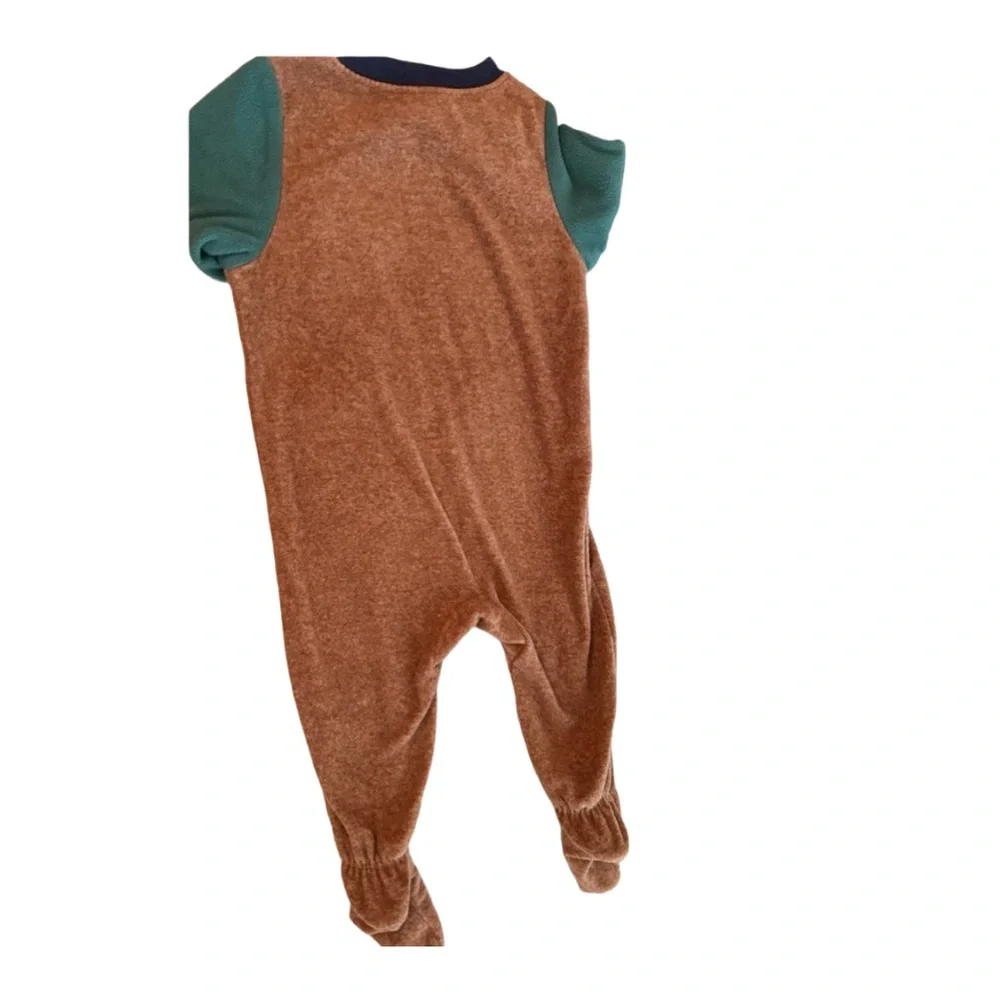 🇺🇸❄️👍GUC CARTER’S | 6m | Unisex Baby Warm Sleeper - Pyjama w Football 🏈 - Picture 4 of 11